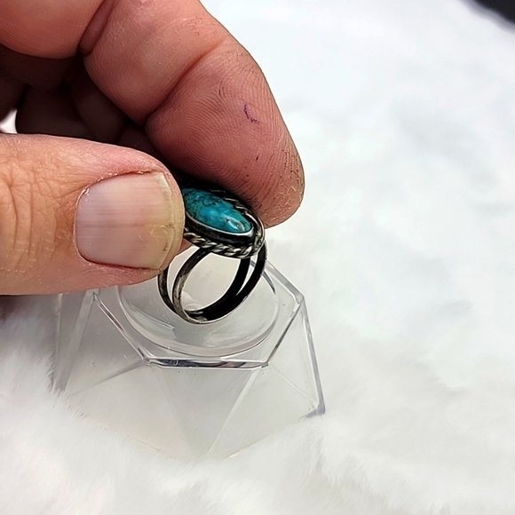 5g Vtg Native American Old Pawn Turquoise And Sterling Silver Size 7 Ladies Ring - Picture 12 of 16